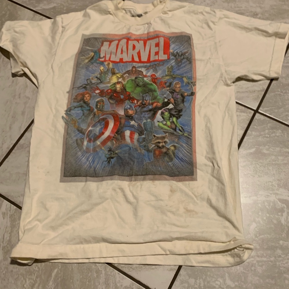 Marvel / avengers graphic tee